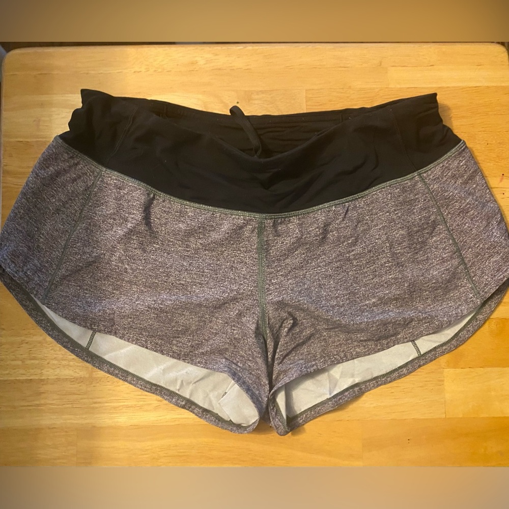 Lululemon Speed Up Low-Rise Lined Shorts 2.5” Size 6